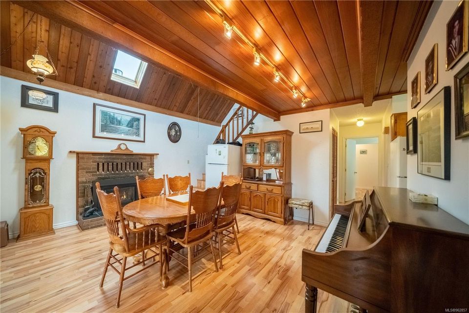 Photo 6 at 375 Neill Street, Tofino, Port Alberni