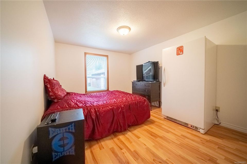 Photo 12 at 375 Neill Street, Tofino, Port Alberni
