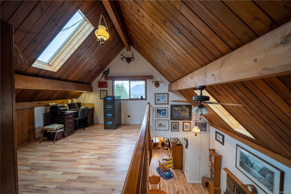 Photo 15 at 375 Neill Street, Tofino, Port Alberni