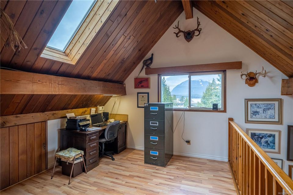 Photo 16 at 375 Neill Street, Tofino, Port Alberni