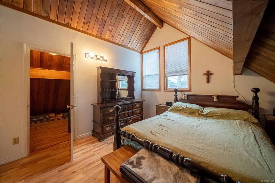 Photo 17 at 375 Neill Street, Tofino, Port Alberni