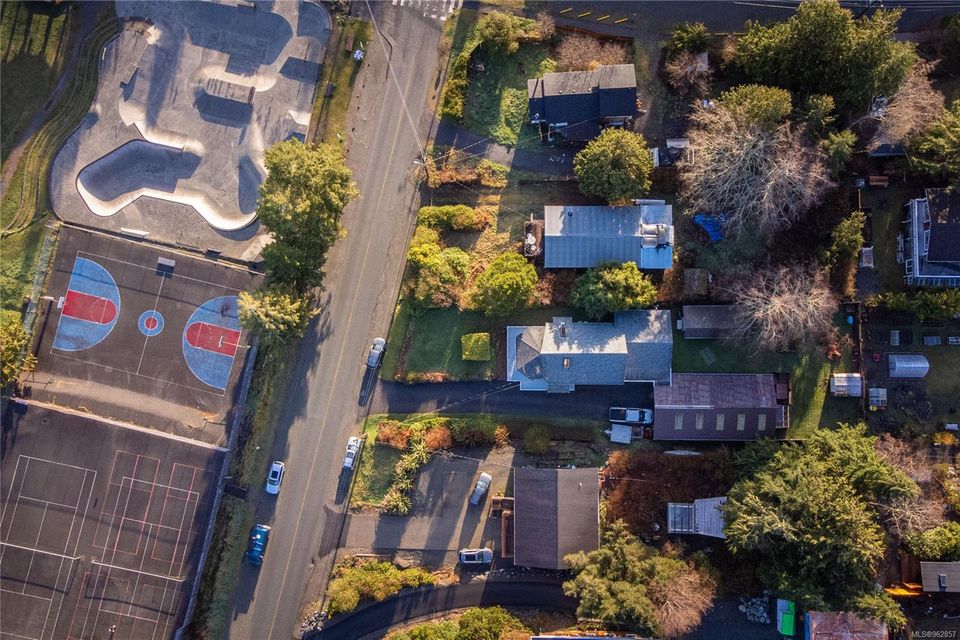 Photo 29 at 375 Neill Street, Tofino, Port Alberni