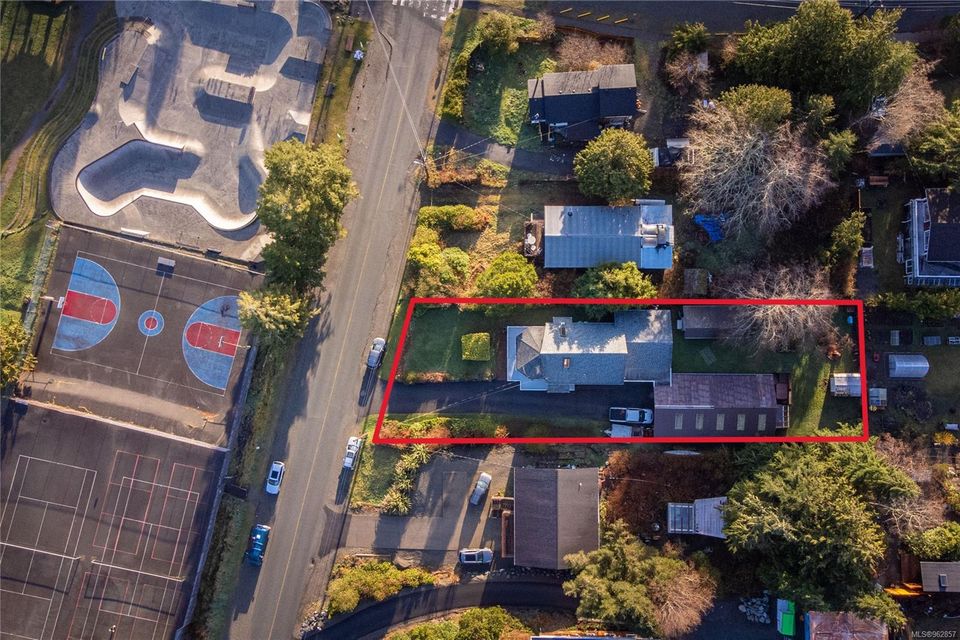 Photo 31 at 375 Neill Street, Tofino, Port Alberni