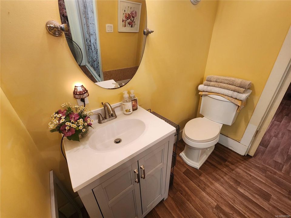 Photo 11 at 6084 Metral Drive, Pleasant Valley, Nanaimo