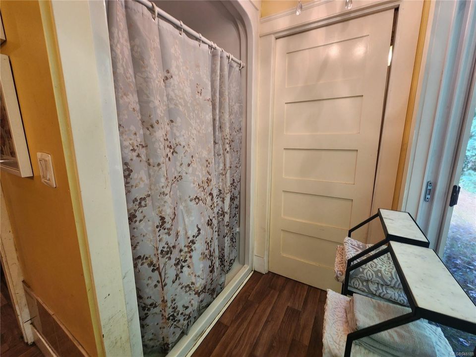 Photo 12 at 6084 Metral Drive, Pleasant Valley, Nanaimo