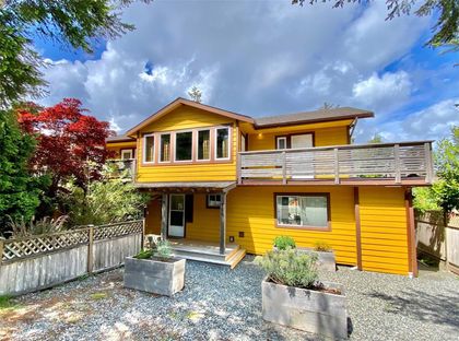 Photo 1 at 450 Neill Street, Tofino, Port Alberni