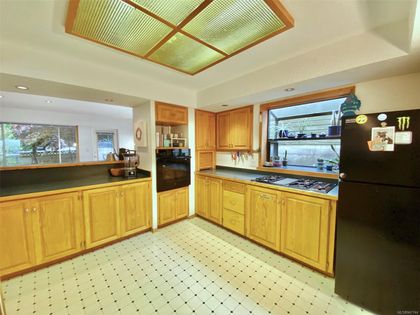Photo 8 at 450 Neill Street, Tofino, Port Alberni