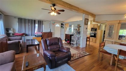 Photo 1 at 5 - 1536 Middle Road, Glentana, View Royal