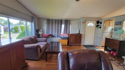 Photo 11 at 5 - 1536 Middle Road, Glentana, View Royal