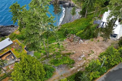 Photo 4 at 1090 Silver Spray Drive, Silver Spray, Sooke