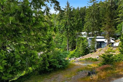 Photo 5 at 1090 Silver Spray Drive, Silver Spray, Sooke