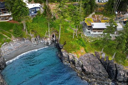 Photo 6 at 1090 Silver Spray Drive, Silver Spray, Sooke