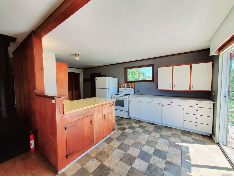Photo 13 at 251 Campbell Street, Tofino, Port Alberni