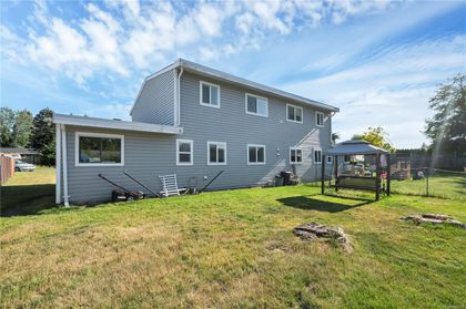 Photo 2 at A - 925 Watson Crescent, Campbell River North, Campbell River