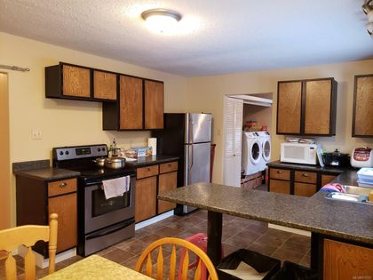 Photo 10 at 908 5th Street, Courtenay City, Comox Valley