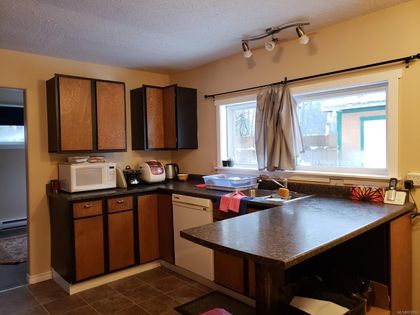 Photo 11 at 908 5th Street, Courtenay City, Comox Valley