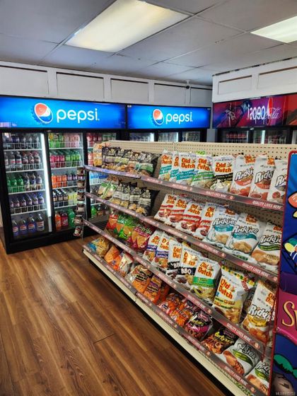 Photo 16 at 908 5th Street, Courtenay City, Comox Valley