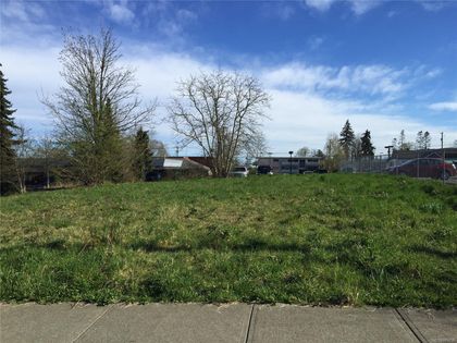 Photo 1 at 310 11th Street, Courtenay City, Comox Valley