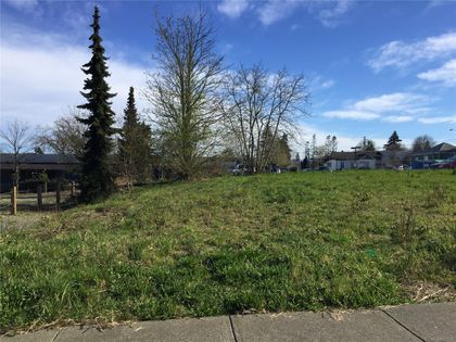 Photo 4 at 310 11th Street, Courtenay City, Comox Valley