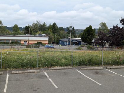 Photo 7 at 310 11th Street, Courtenay City, Comox Valley