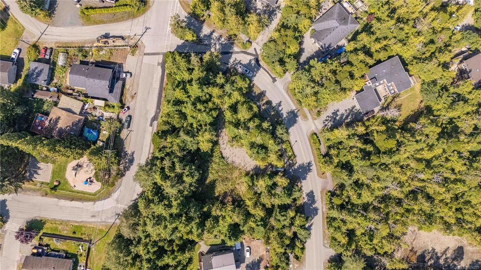 Photo 5 at 844 Rainforest Drive, Ucluelet, Port Alberni
