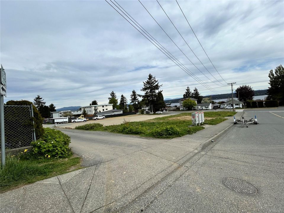 Photo 14 at 702 Alder Street, Campbell River Central, Campbell River