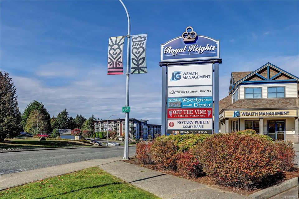 Photo 2 at 106 - 5070 Uplands Drive, North Nanaimo, Nanaimo